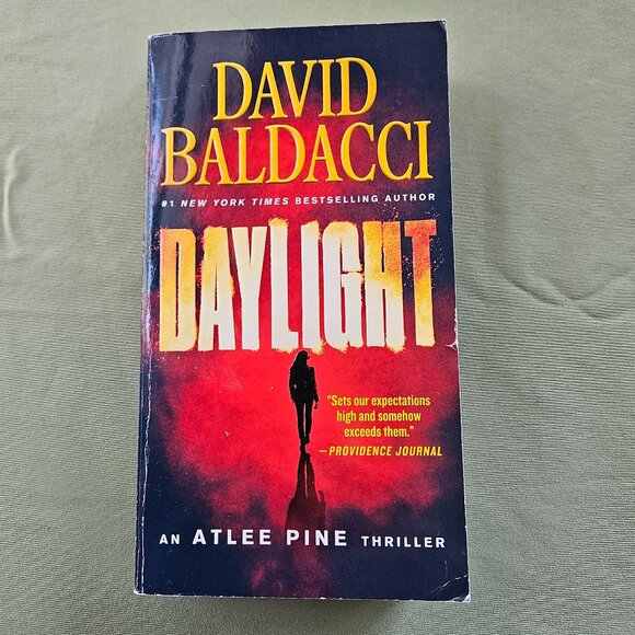 David Baldacci - Long Road to Mercy, A Minute to Midnight & Daylight Paperback - Picture 2 of 16